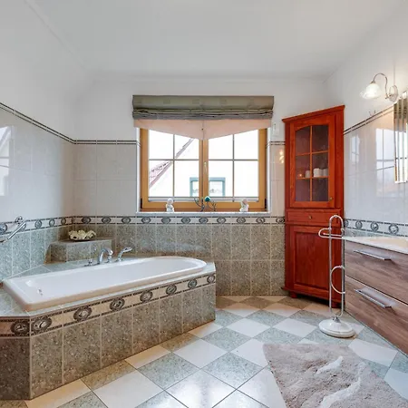 Beachside Haven, Cleaning Included Apartament